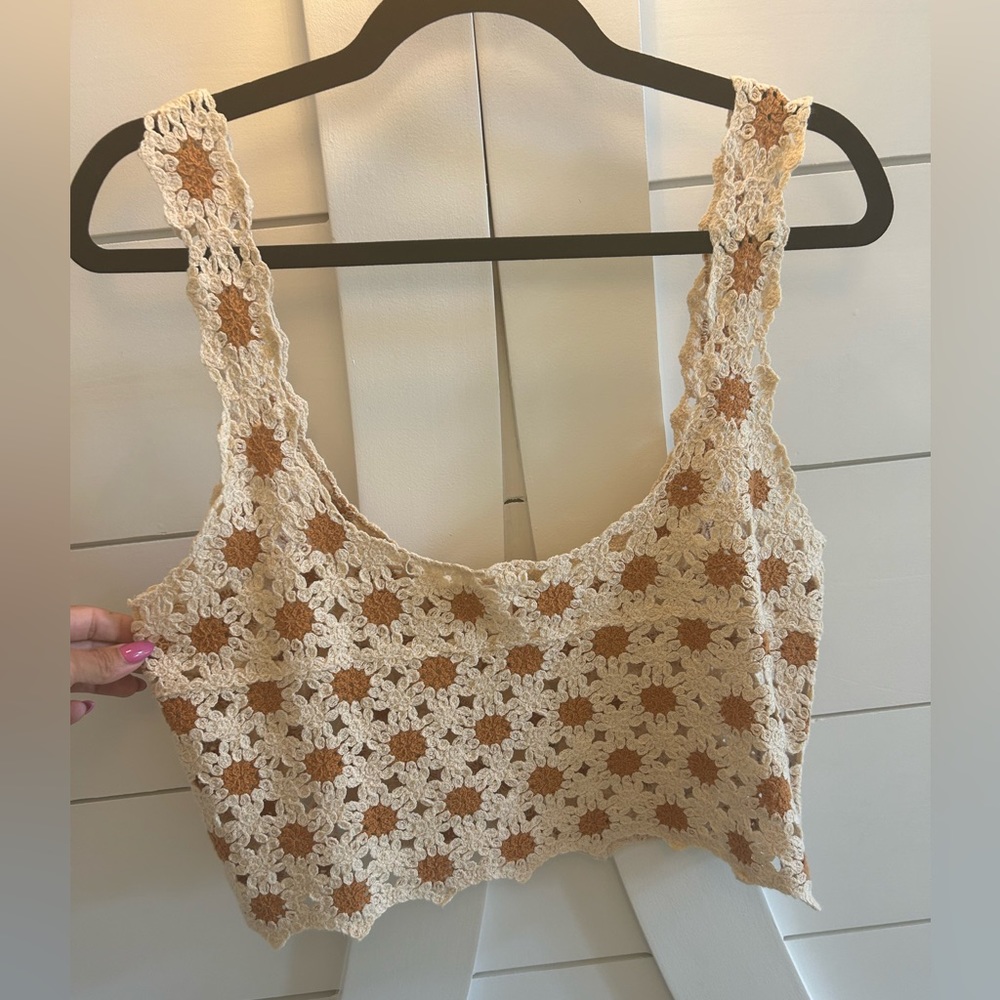 LE LIS crochet flower top. Size S/M cream and rust color